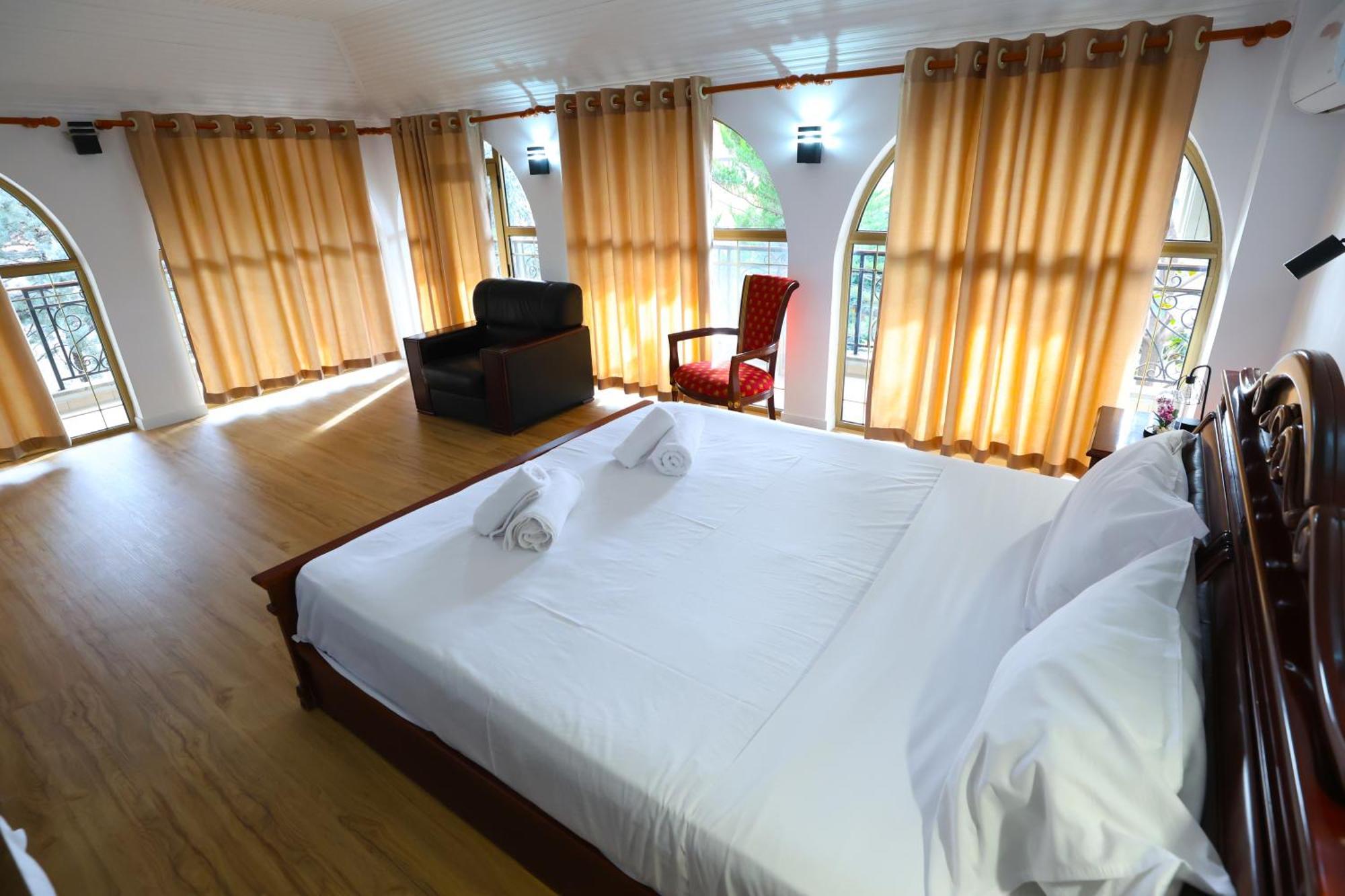 Vila Alizee Hotel Tirana Extérieur photo