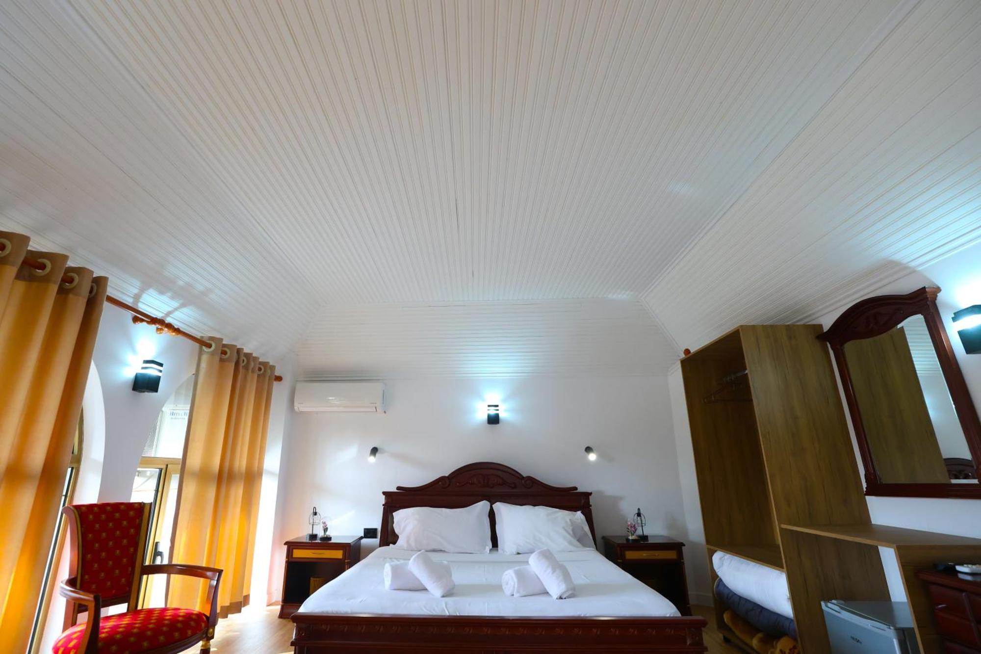 Vila Alizee Hotel Tirana Extérieur photo