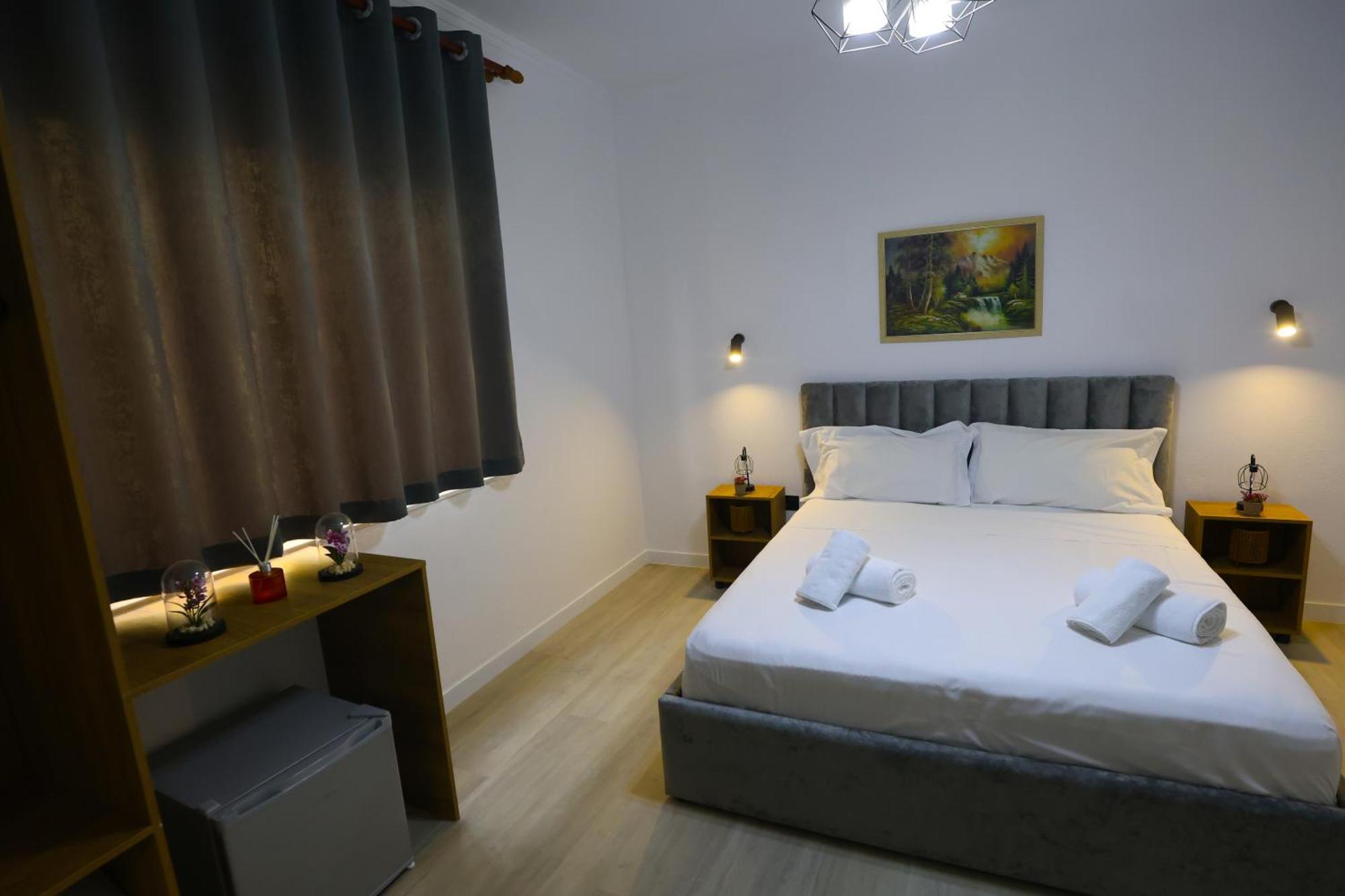 Vila Alizee Hotel Tirana Extérieur photo