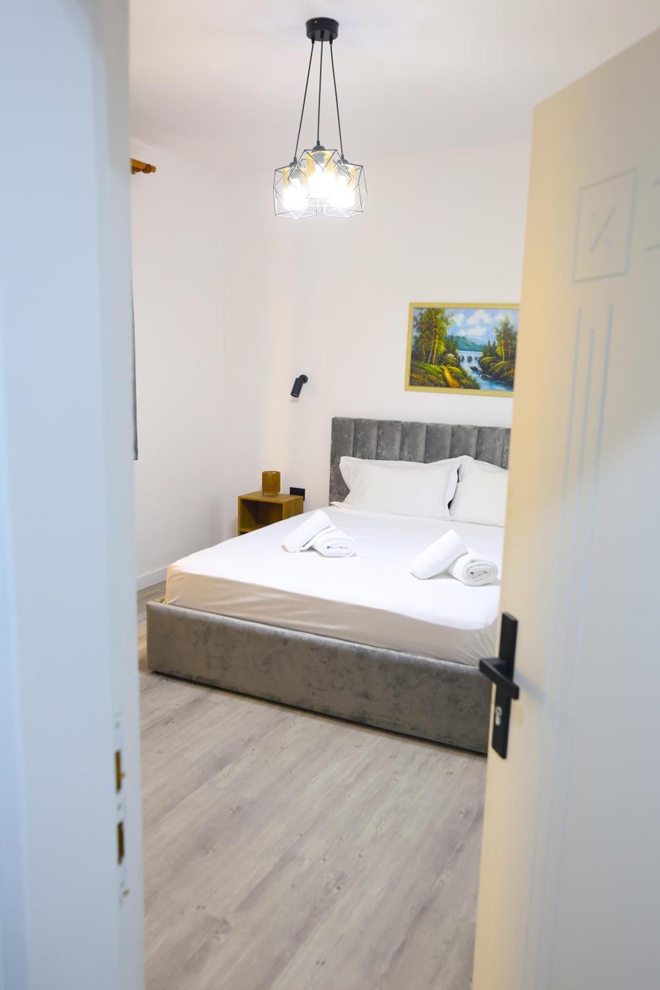 Vila Alizee Hotel Tirana Extérieur photo