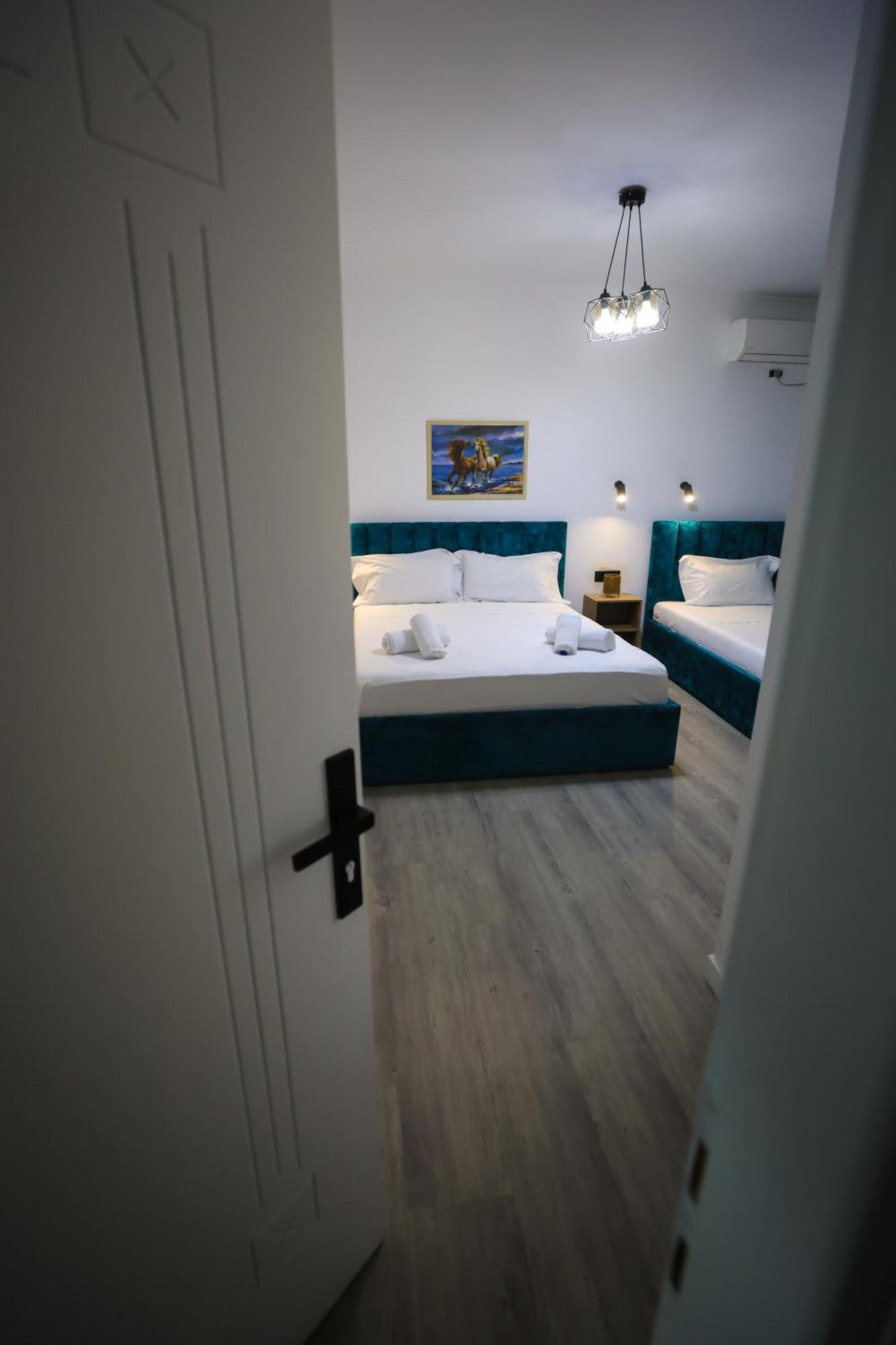 Vila Alizee Hotel Tirana Extérieur photo