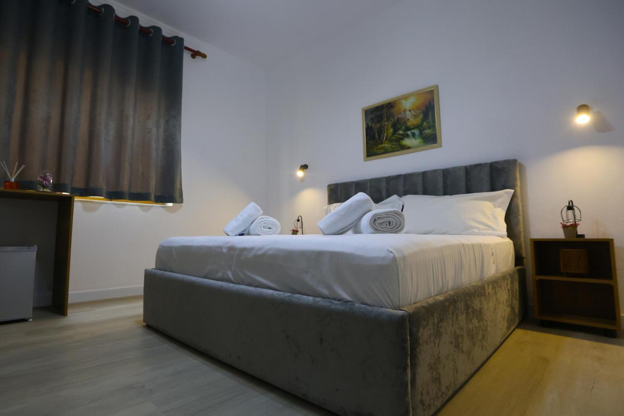 Vila Alizee Hotel Tirana Extérieur photo
